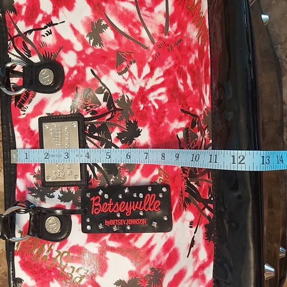 Betseyville by Betsey Johnson tote, GUC - Picture 6 of 7